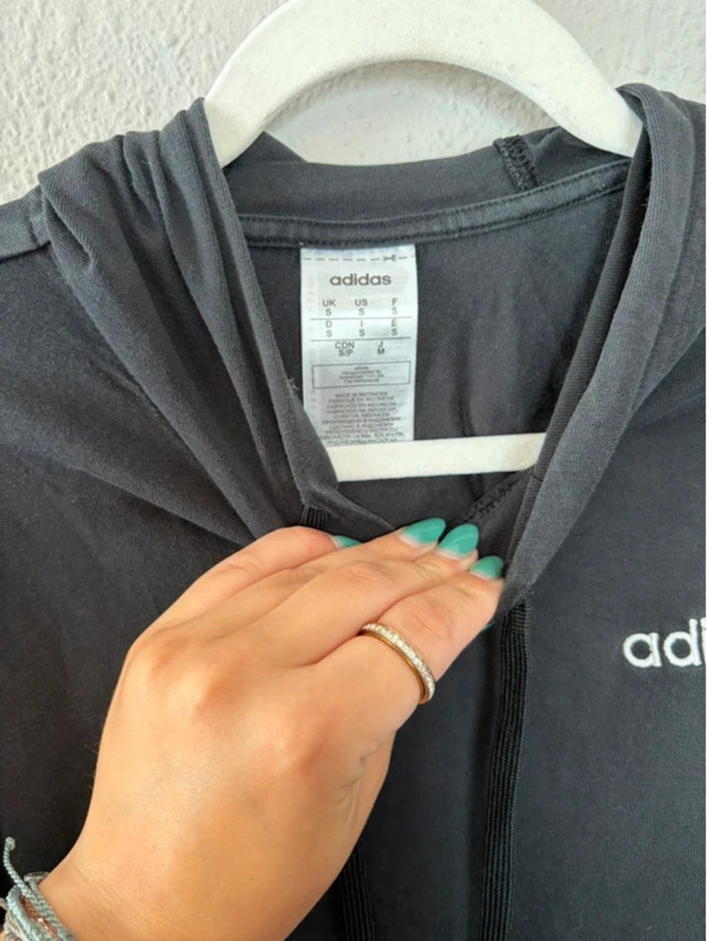 Men's Adidas black thin hoodie size S. Faded black in spots - Picture 3 of 4
